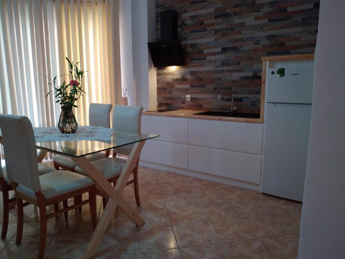 Flora Apartments Sarande Bagian luar foto