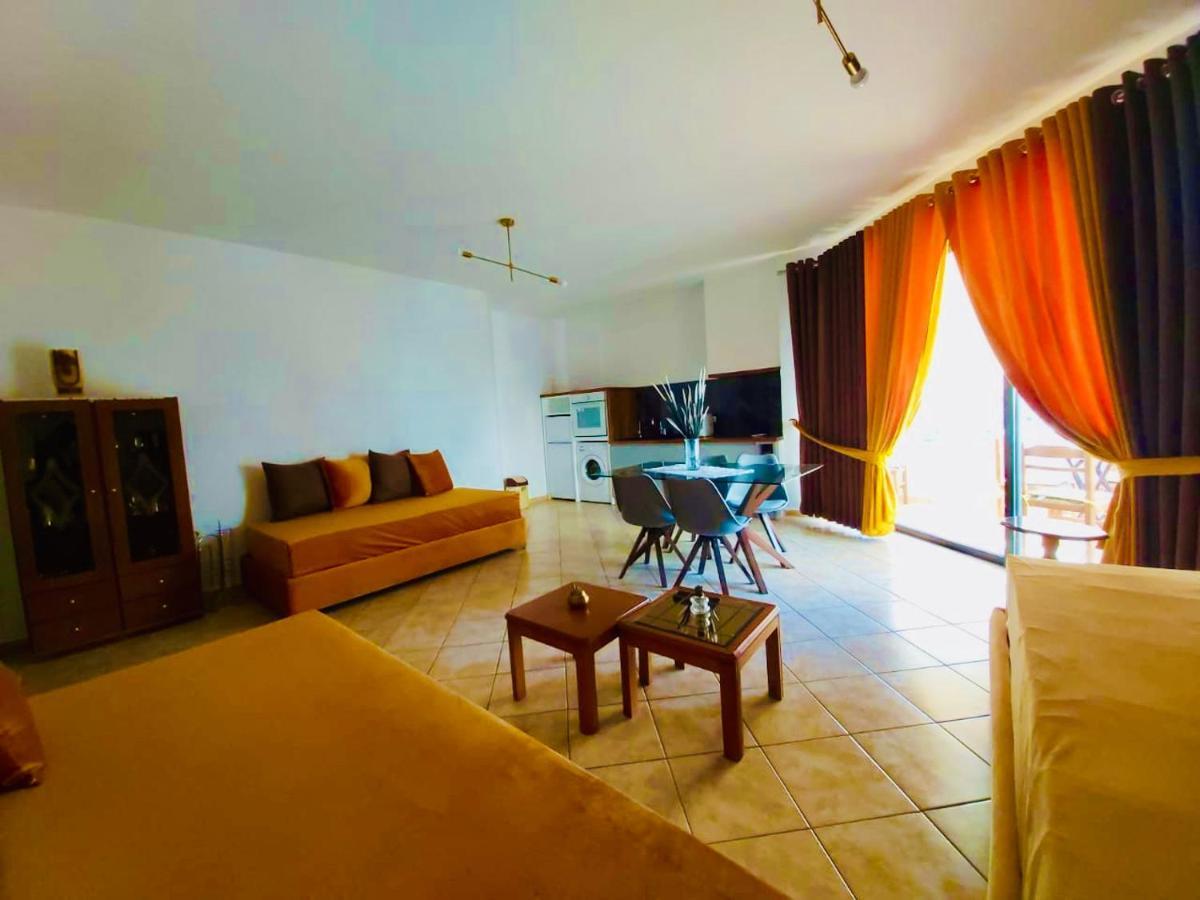 Flora Apartments Sarande Bagian luar foto