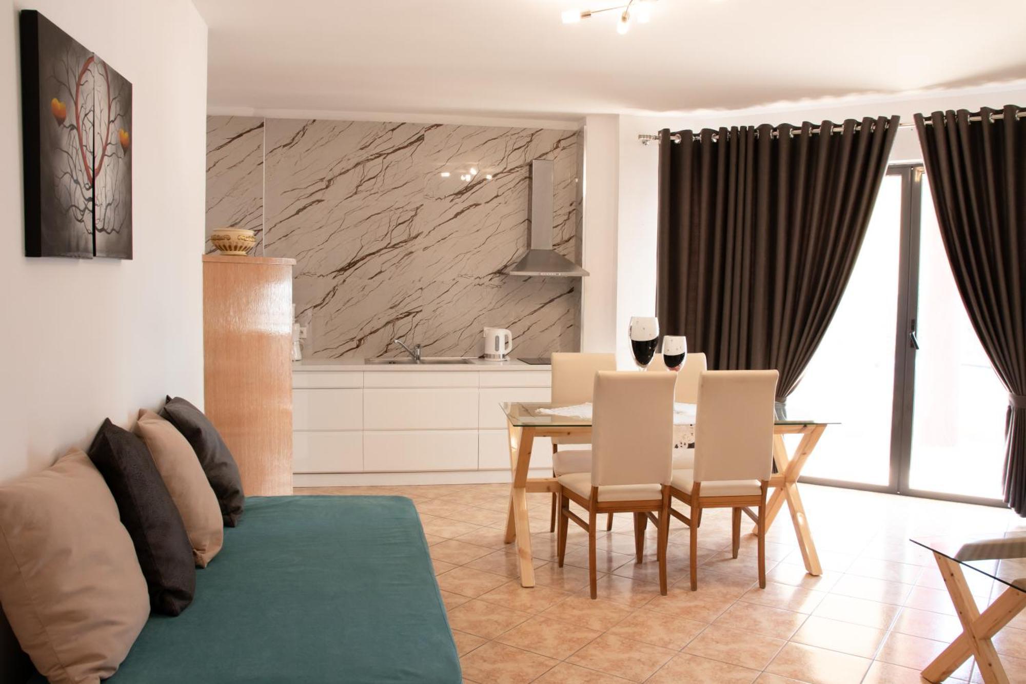 Flora Apartments Sarande Bagian luar foto