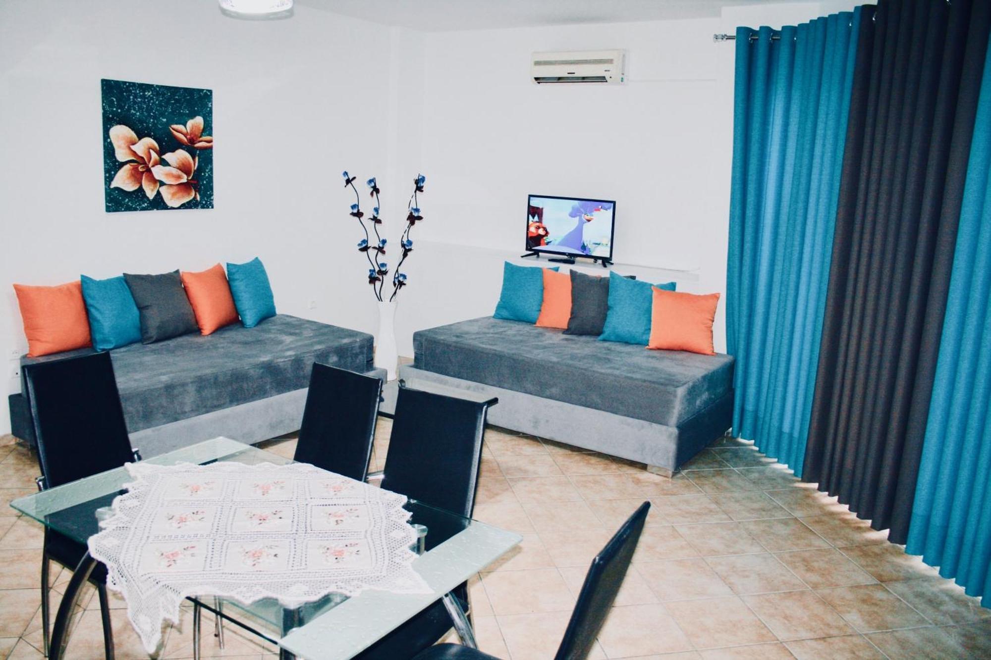 Flora Apartments Sarande Bagian luar foto