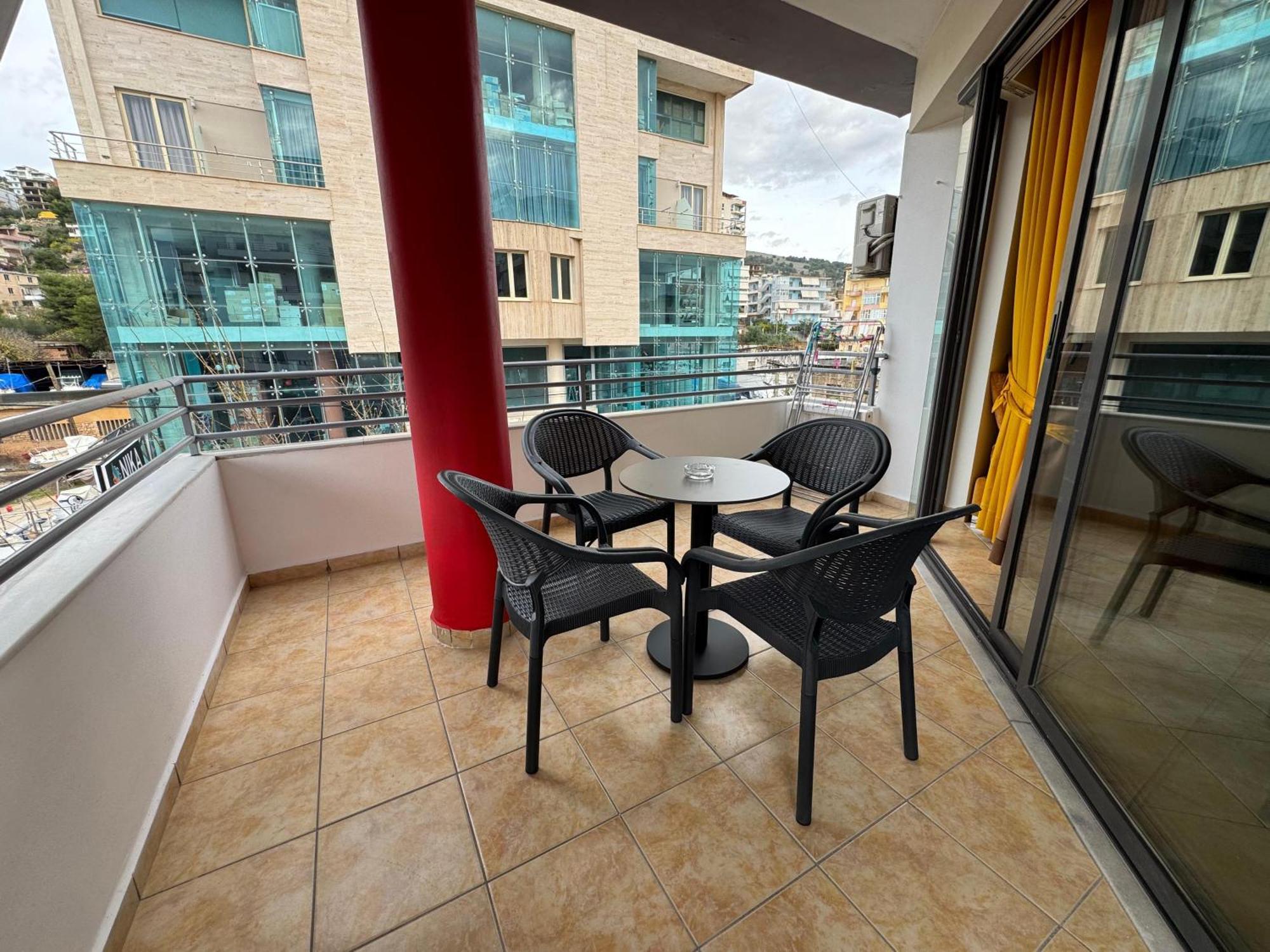 Flora Apartments Sarande Bagian luar foto
