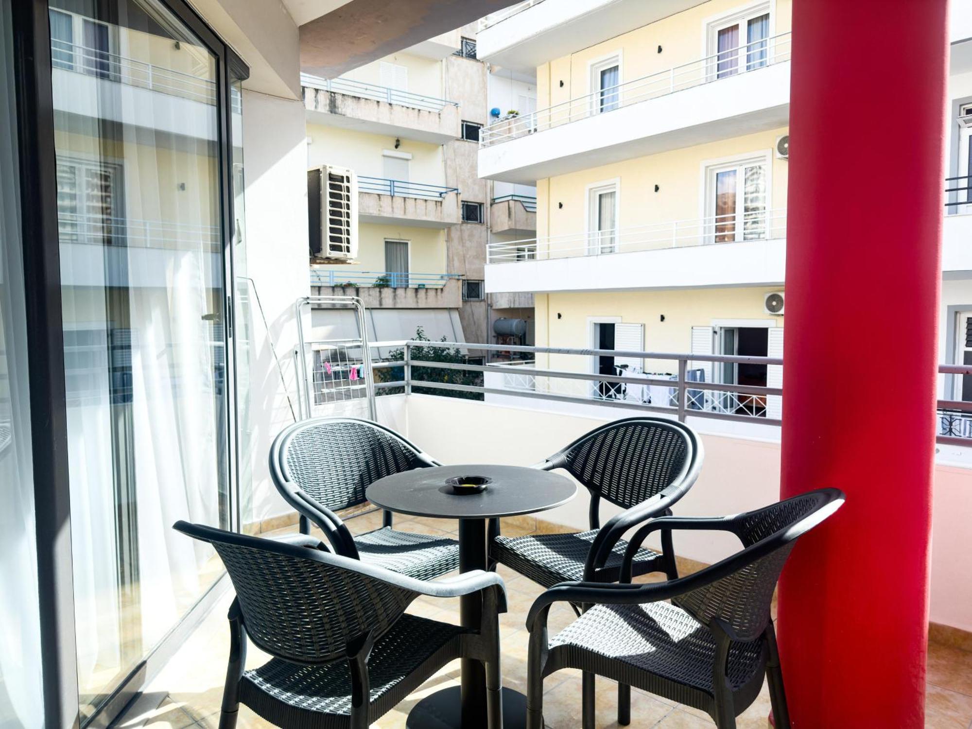 Flora Apartments Sarande Bagian luar foto