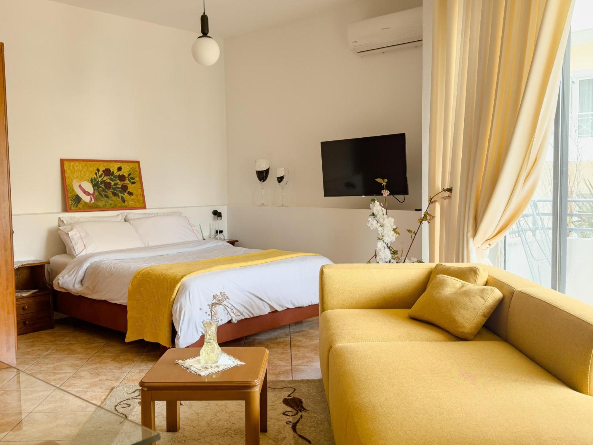 Flora Apartments Sarande Bagian luar foto