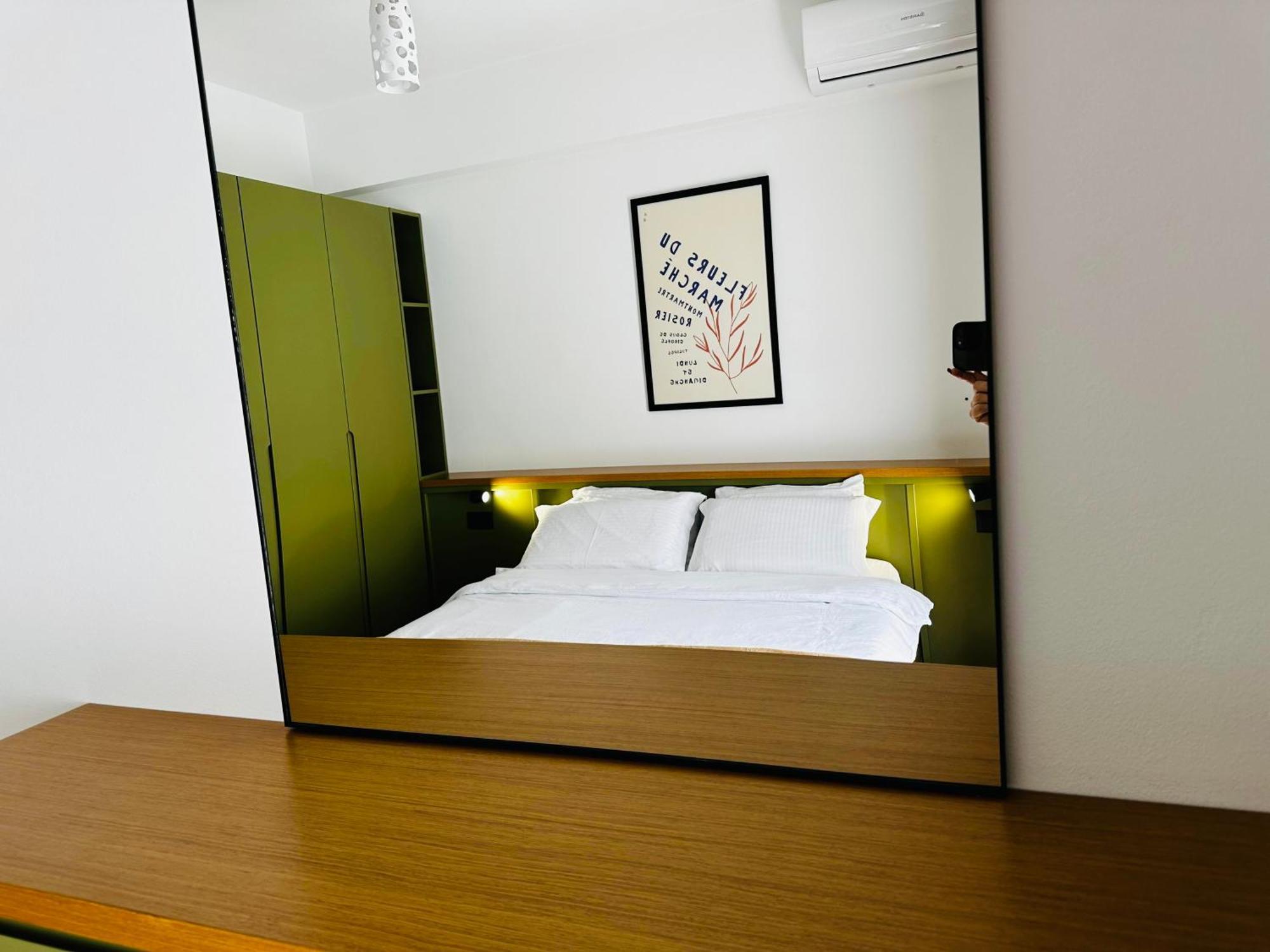 Flora Apartments Sarande Bagian luar foto