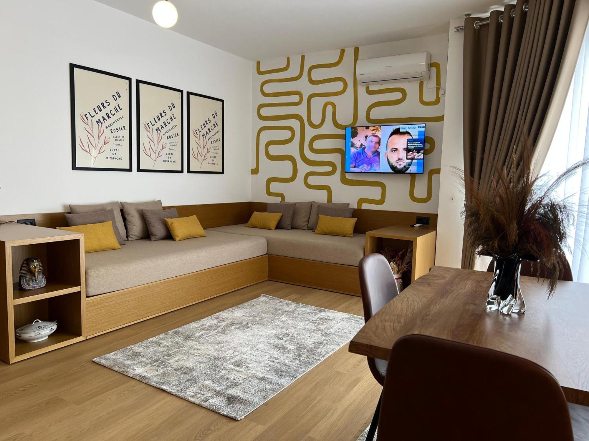Flora Apartments Sarande Bagian luar foto