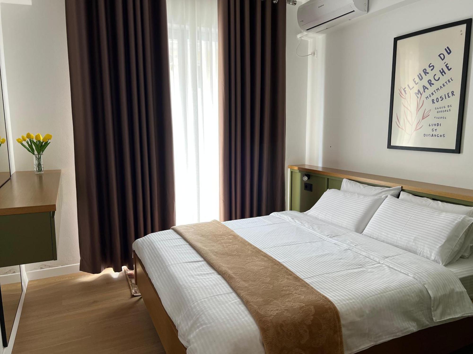 Flora Apartments Sarande Bagian luar foto