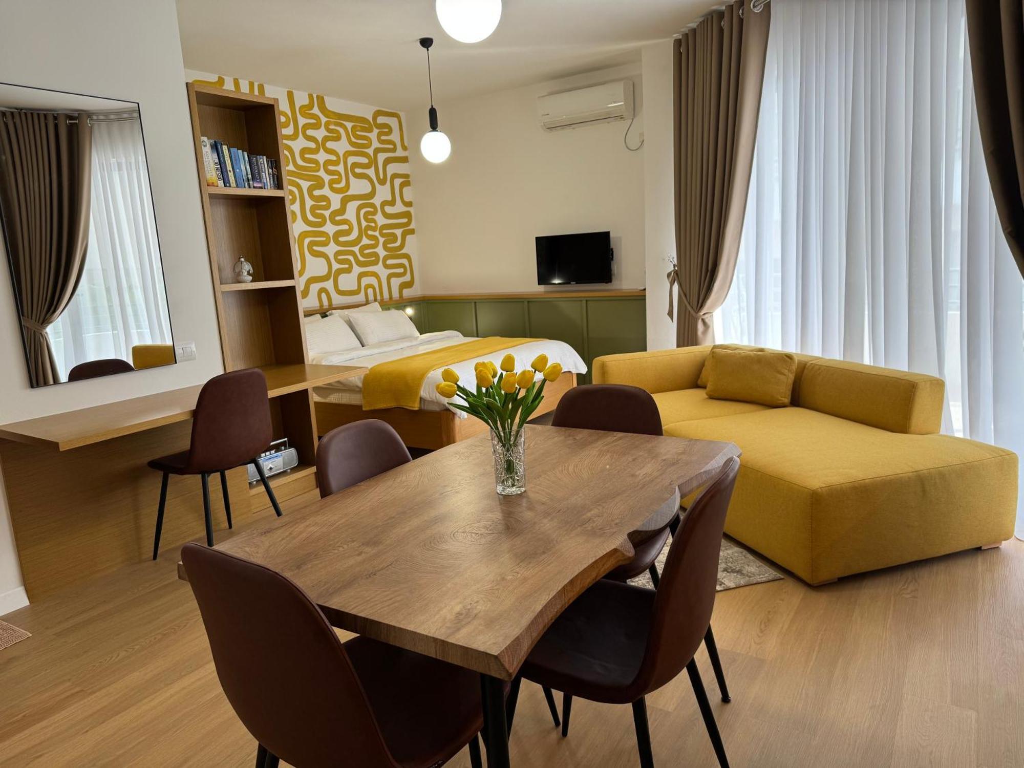 Flora Apartments Sarande Bagian luar foto